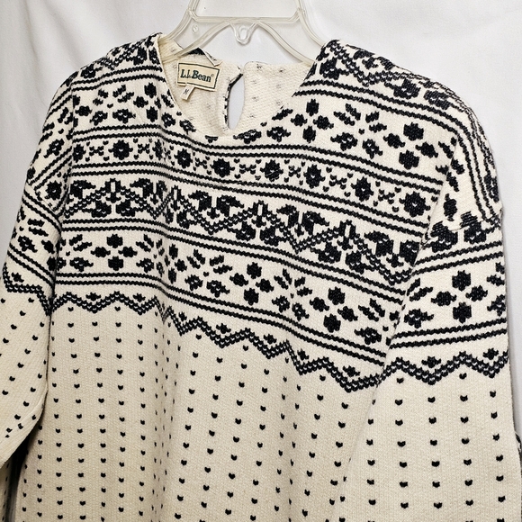 Vintage L.L. Bean Womens Dark Blue Cream Patterned Wool Blend Sweater Med - Picture 3 of 12